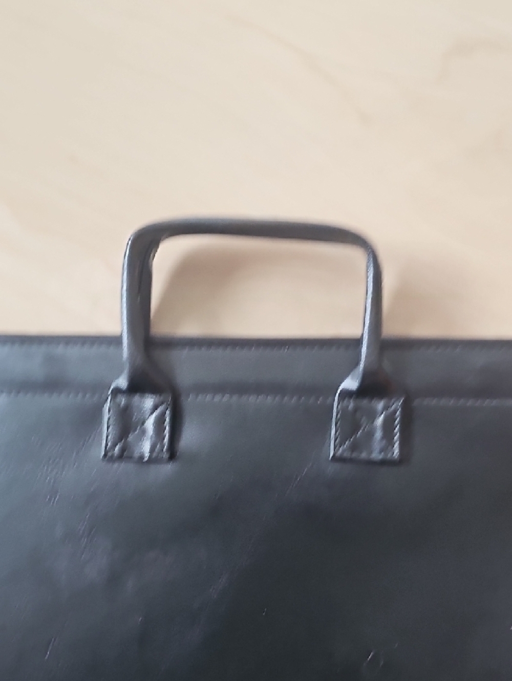 Black Leather Briefcase-Style Carry Bag - Picture 4 of 9
